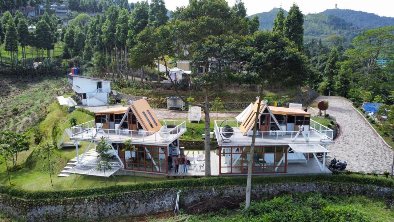 De Pointe Resort & Resto Campaka 外观 照片