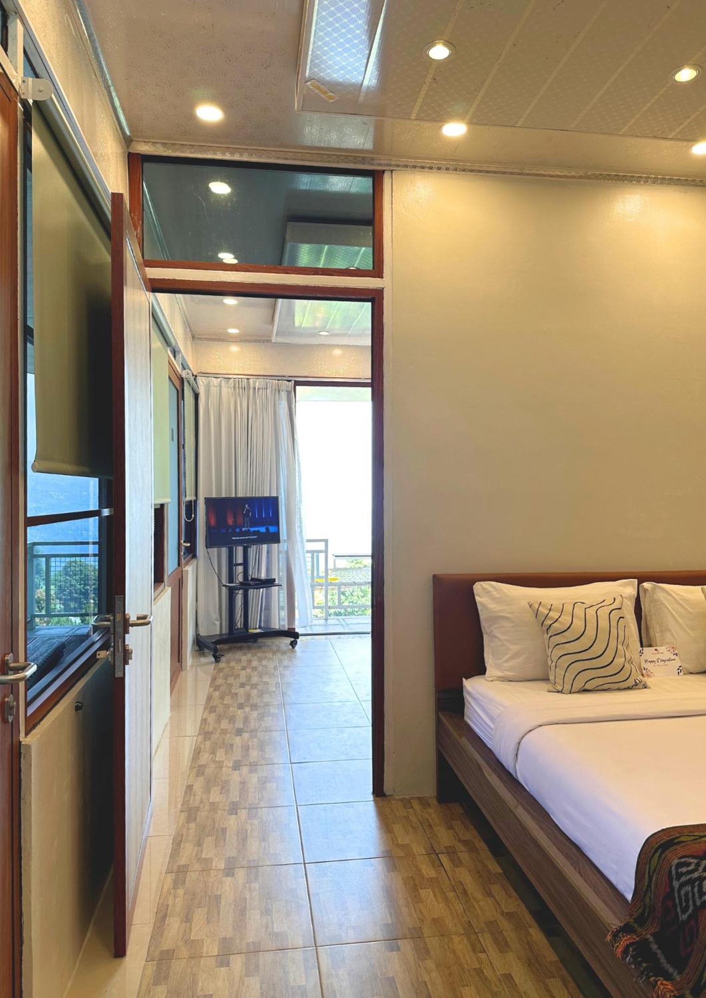 De Pointe Resort & Resto Campaka 外观 照片