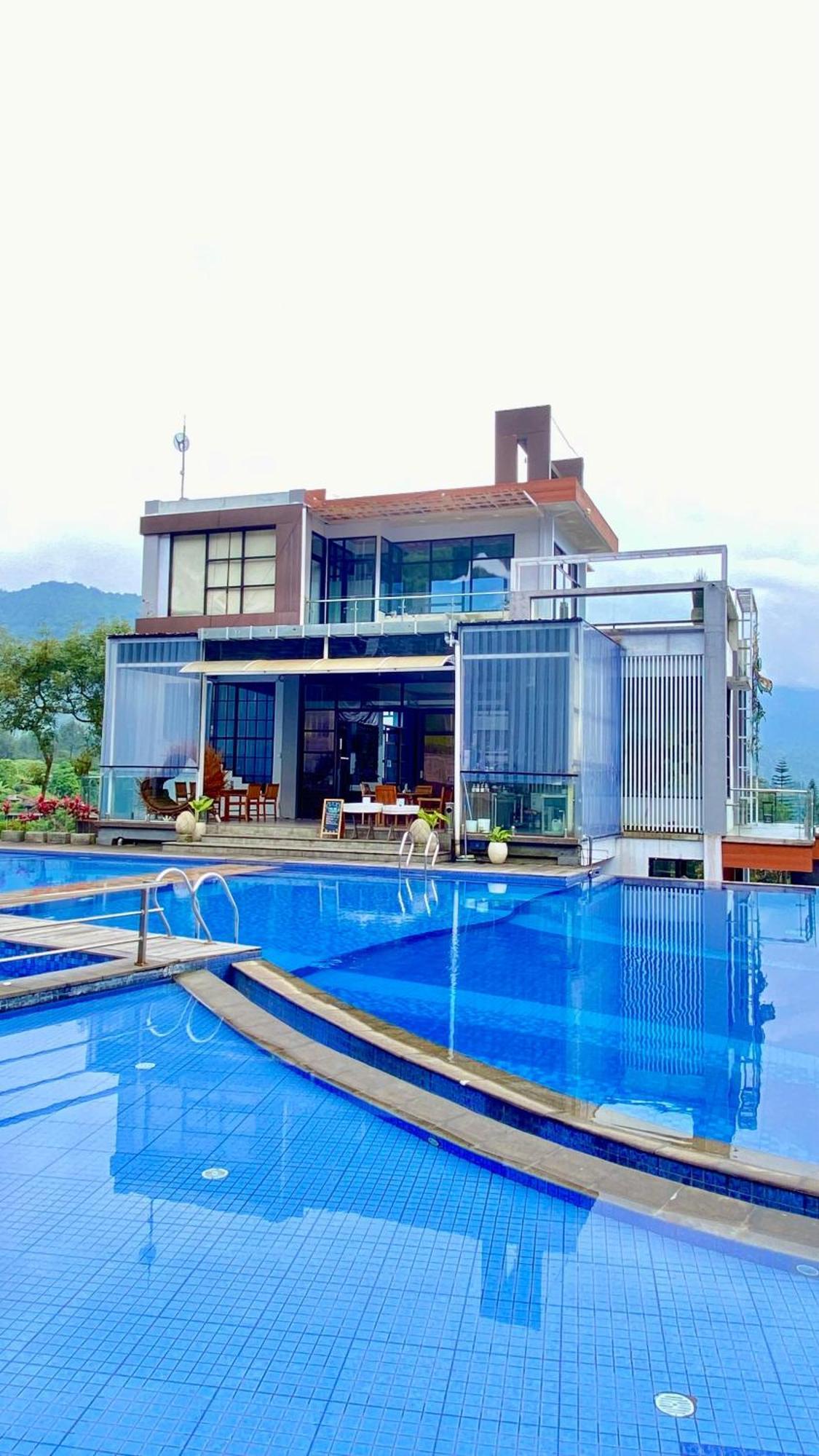 De Pointe Resort & Resto Campaka 外观 照片